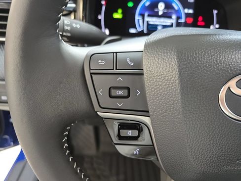 Used 2026 Toyota Camry SE w/ Multimedia Upgrade Package FWD image 18