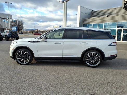 Certified 2023 Lincoln Aviator Reserve w/ Equipment Group 201A image 2