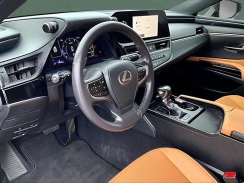 Used 2023 Lexus ES 350 w/ Accessory Package (Z2) image 11