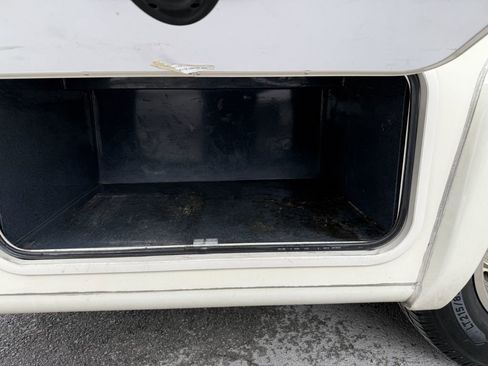 Used 2014 Mercedes-Benz Sprinter 3500 image 17