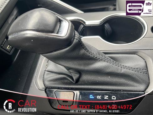 Used 2021 Toyota Highlander XLE FWD image 18