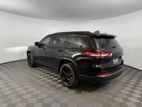Used 2024 Jeep Grand Cherokee L Limited w/ Black Appearance Package AWD/4WD image 10