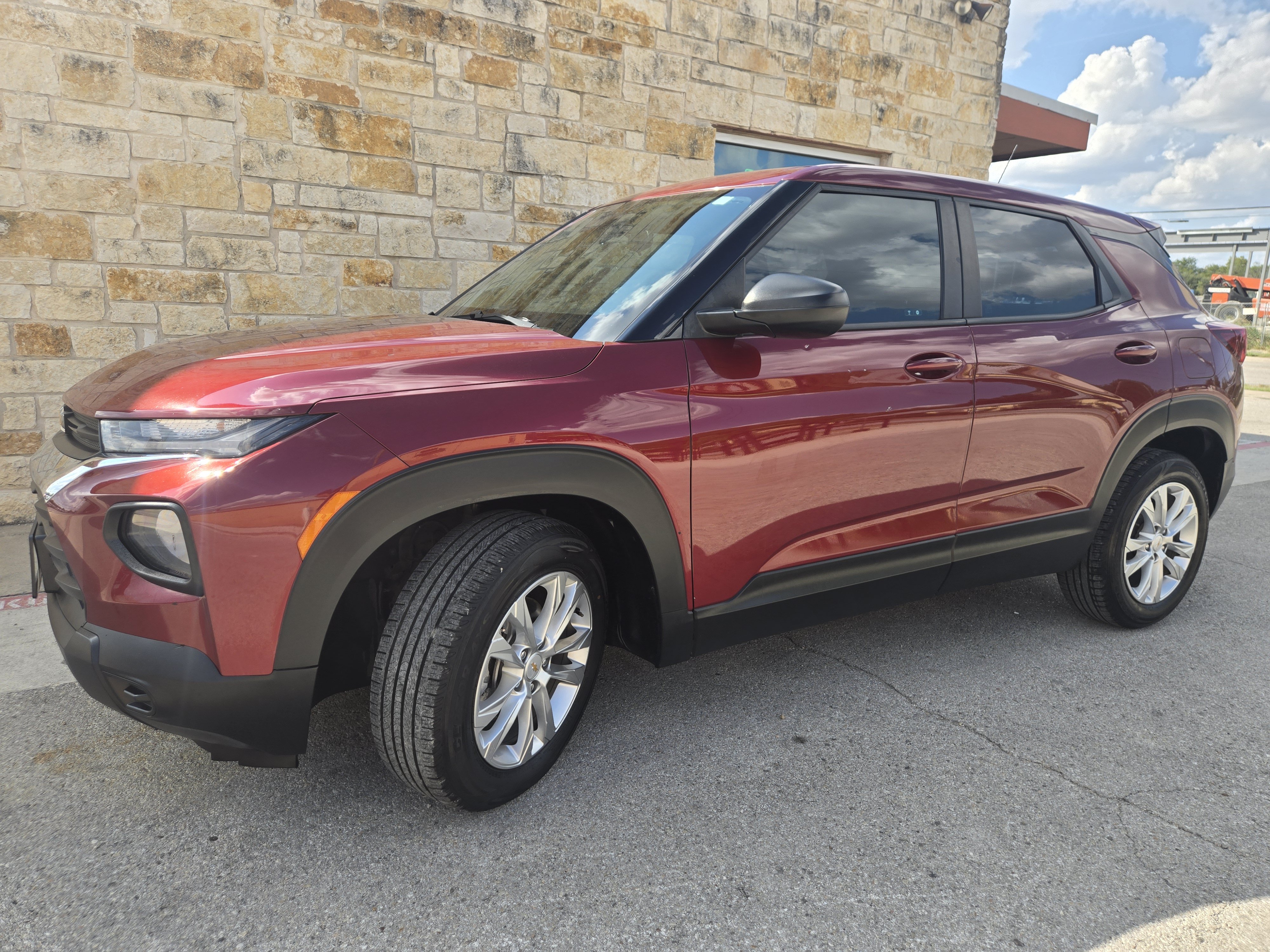 Used 2022 Chevrolet TrailBlazer LS FWD image 2