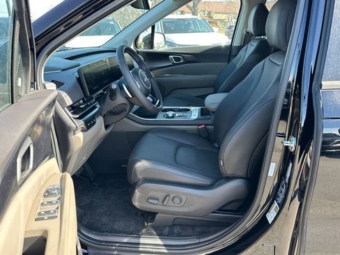 New 2026 Kia Carnival LXS FWD image 9