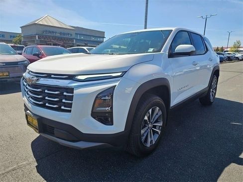 New 2026 Chevrolet Equinox LT w/ Safety and Technology Package FWD image 8