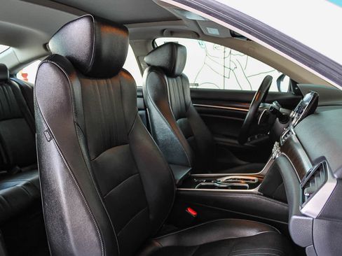 Used 2022 Honda Accord Touring image 16