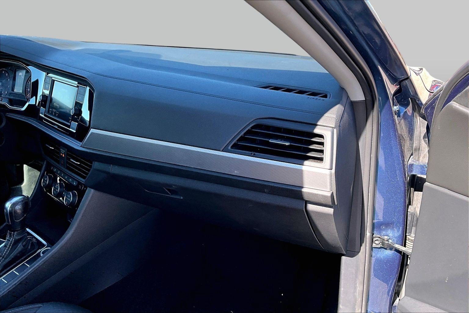 Used 2021 Volkswagen Jetta SE FWD image 15