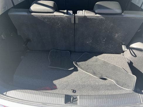 Certified 2023 Volkswagen Tiguan SE image 30