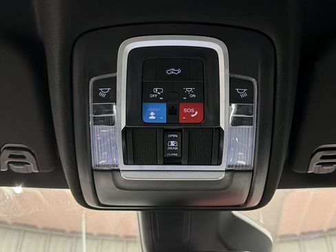 Used 2025 RAM 1500 Big Horn AWD/4WD image 35