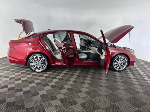 Certified 2023 Nissan Altima 2.5 SL FWD image 11