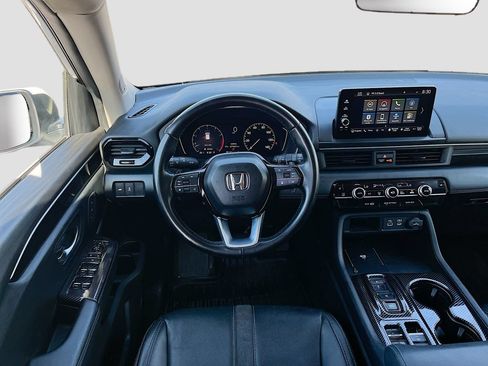 Used 2025 Honda Pilot Touring image 24