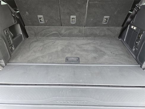 Used 2025 Ford Expedition Active image 33