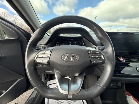 Used 2021 Hyundai Ioniq SE image 14