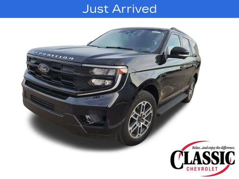 Used 2025 Ford Expedition Active AWD/4WD image 4