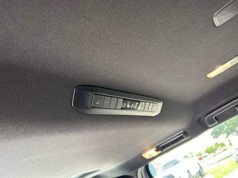 Used 2025 Toyota Sienna Platinum AWD/4WD image 14