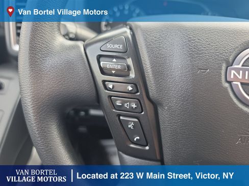 Used 2022 Nissan Frontier SV w/ Technology Package AWD/4WD image 15