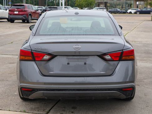Used 2025 Nissan Altima 2.5 SV FWD image 19