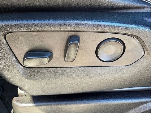 Used 2021 Chevrolet Tahoe Premier w/ Premium Package image 18