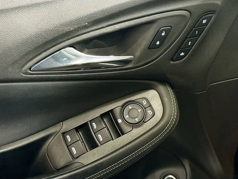 Used 2022 Buick Encore GX Essence w/ Advanced Technology Package AWD/4WD image 18
