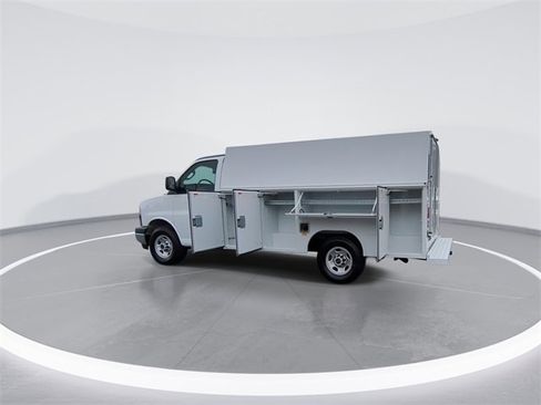New 2025 GMC Savana 3500 w/ Power Convenience Package image 6