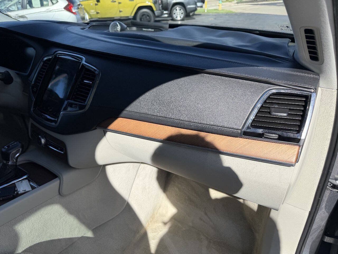 Used 2016 Volvo XC90 T6 Inscription AWD/4WD image 11