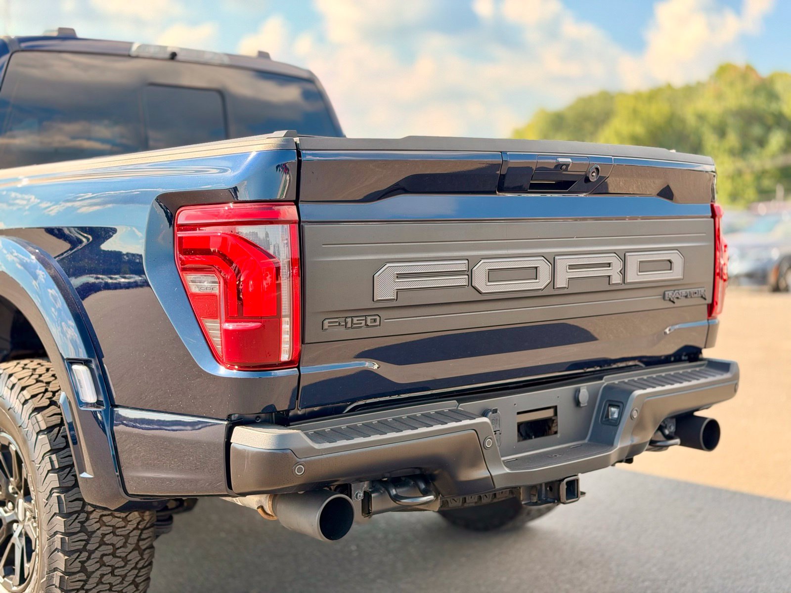 Used 2025 Ford F150 Raptor AWD/4WD image 8