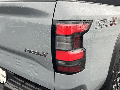 Used 2023 Nissan Frontier Pro-X w/ Pro-X Premium Package image 9