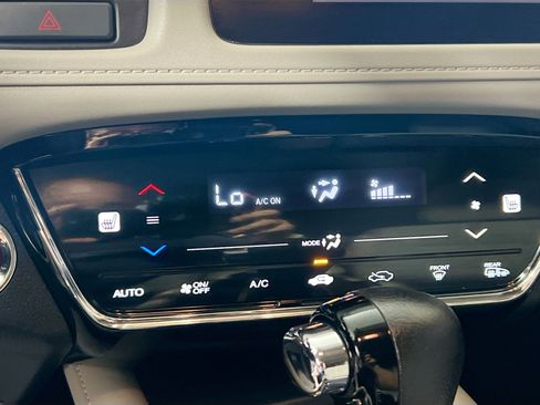 Used 2018 Honda HR-V EX image 27