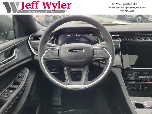 New 2025 Jeep Grand Cherokee L Laredo w/ Luxury Tech Group I image 8