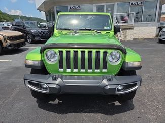 Used 2018 Jeep Wrangler Unlimited Sahara AWD/4WD video 2