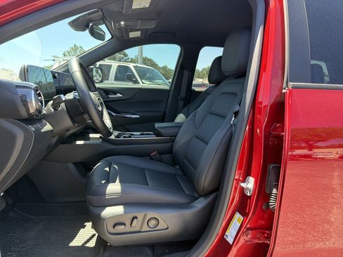 Used 2026 Chevrolet Equinox LT w/ Convenience Package II FWD image 14