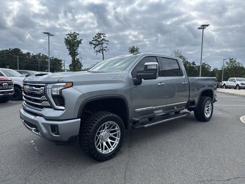 Used 2024 Chevrolet Silverado 2500 High Country w/ Z71 Off-Road Package image 8