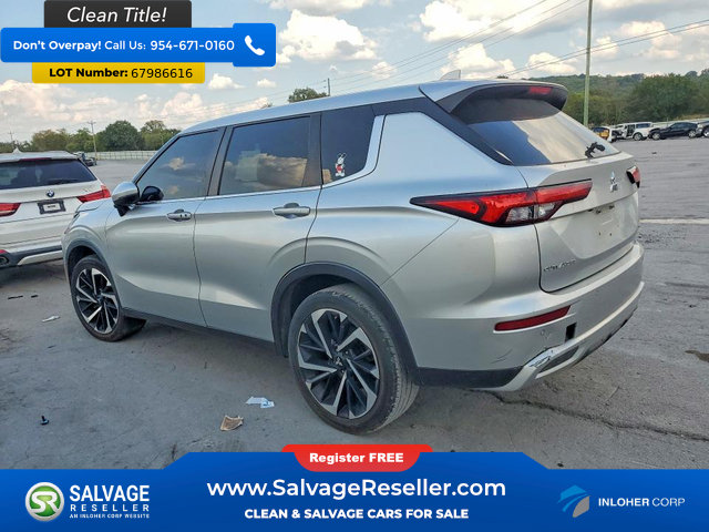 Used 2022 Mitsubishi Outlander SE FWD image 3