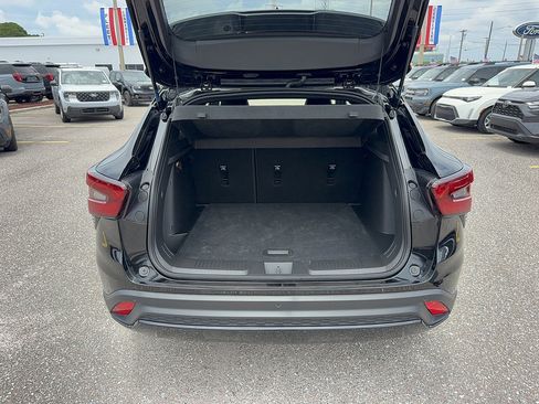 Used 2025 Chevrolet Trax RS w/ Sunroof Package FWD image 7