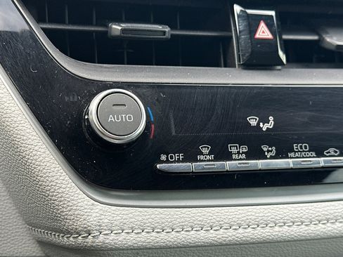 Certified 2024 Toyota Corolla SE image 29