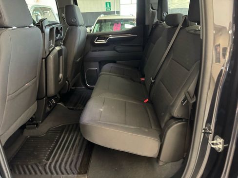 Used 2023 GMC Sierra 1500 SLE image 11