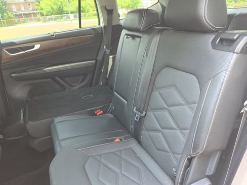 Used 2024 Volkswagen Atlas SE FWD image 10
