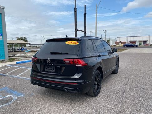 Used 2022 Volkswagen Tiguan SE R-Line image 3