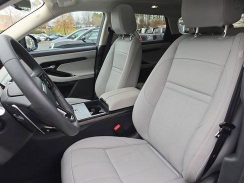 Used 2025 Land Rover Range Rover Evoque S image 15