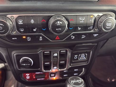 Used 2018 Jeep Wrangler Unlimited Rubicon w/ Dual Top Group AWD/4WD image 14