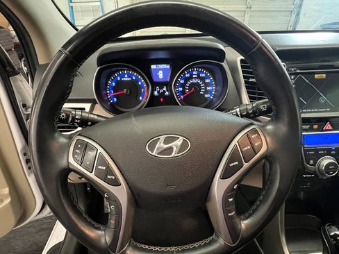 Used 2016 Hyundai Elantra GT w/ Option Group 03 image 16