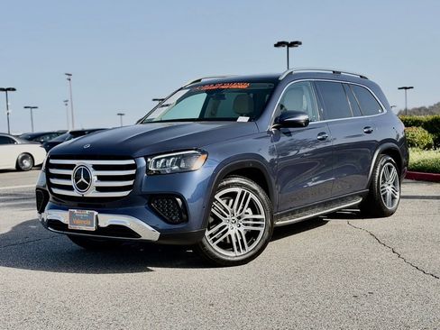 Used 2026 Mercedes-Benz GLS 450 4MATIC image 2