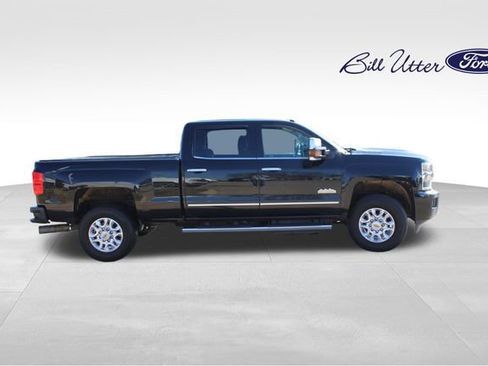 Used 2017 Chevrolet Silverado 2500 High Country w/ Duramax Plus Package image 4