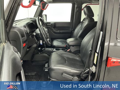 Used 2015 Jeep Wrangler Unlimited Rubicon image 16