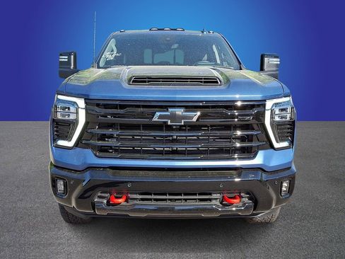 Used 2026 Chevrolet Silverado 2500 LTZ w/ LTZ Plus Package AWD/4WD image 2