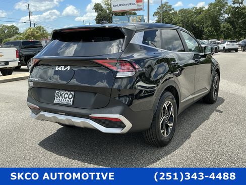 Used 2023 Kia Sportage LX FWD image 5