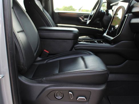 Used 2025 GMC Yukon Denali AWD/4WD image 41