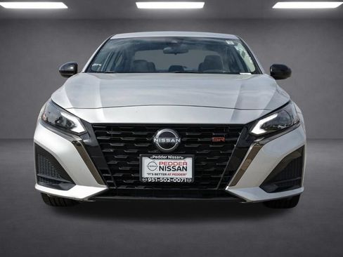 Used 2024 Nissan Altima 2.5 SR FWD image 10