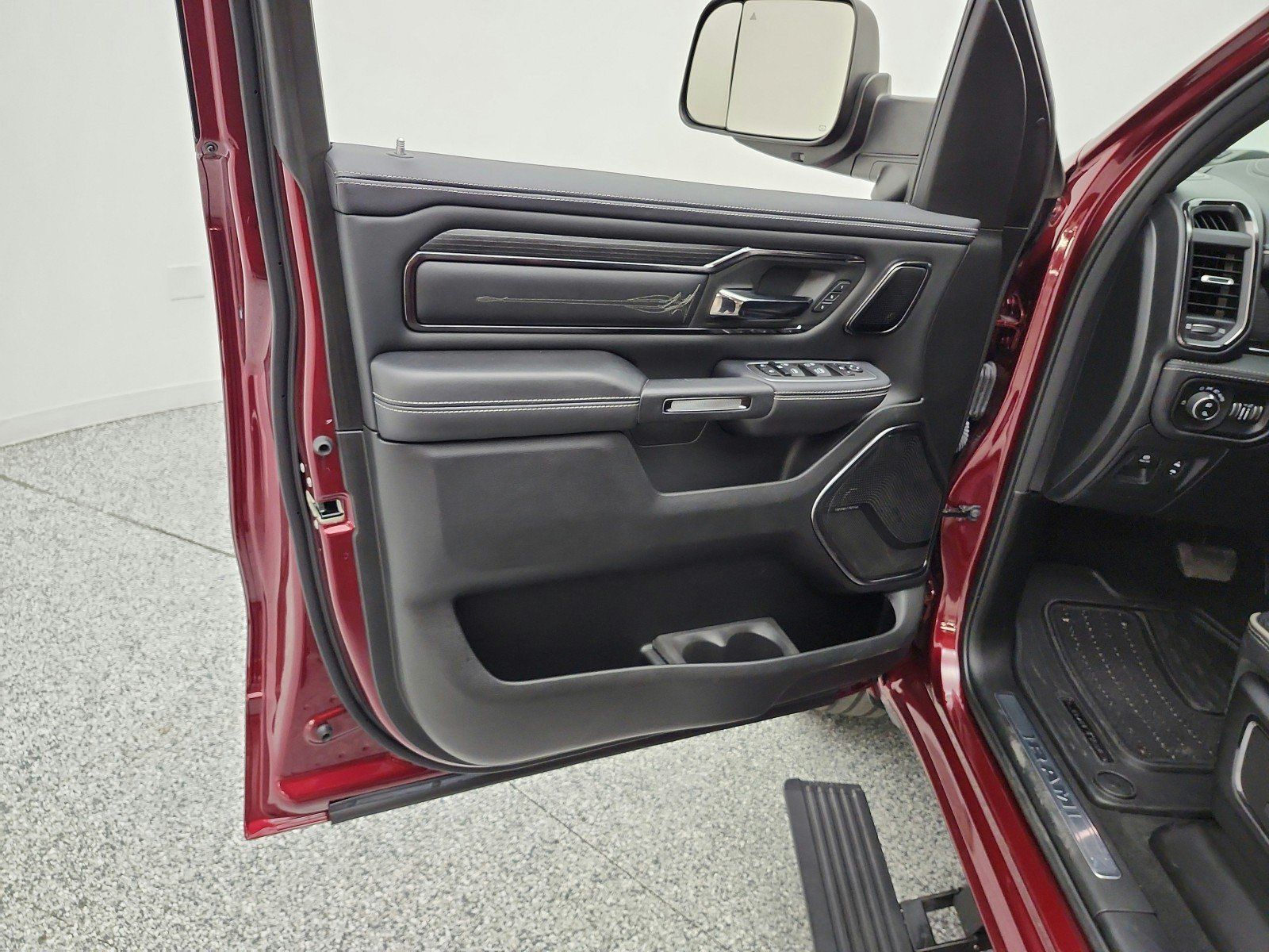Used 2024 RAM 1500 Limited AWD/4WD image 14