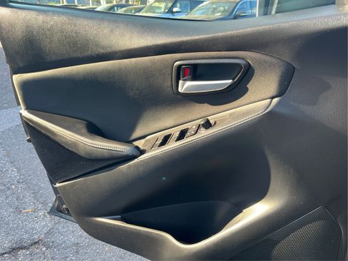 Used 2018 Toyota Yaris iA image 17